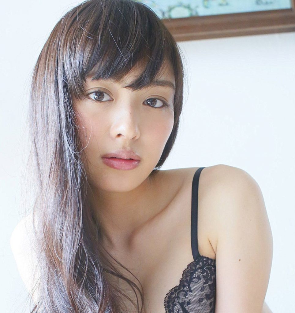 内田 理央 / Rio Uchida 's videos, pictures and photos | AV女優とグラビアアイドルの動画と画像
